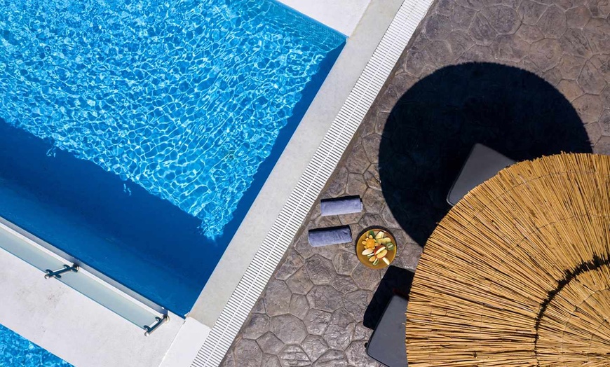 Image 2: ✈ SANTORIN | Firostefani - Splendour Resort 5* - Piscines