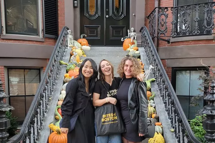 Bites & Brownstones: A Food Lover's Tour of Boston's Local Gems