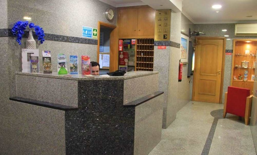 Image 2: ✈ PORTUGALIA | Lizbona - Residencial Horizonte 3* - City break
