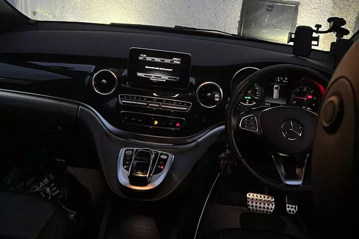 One Way Taxi Transfer from Heathrow Airport to Stansted Airport - Primary Image