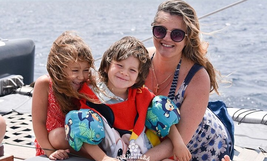 Image 13: Paseo en Catamarán a Vela con Formentera Wonders Todo Incluido