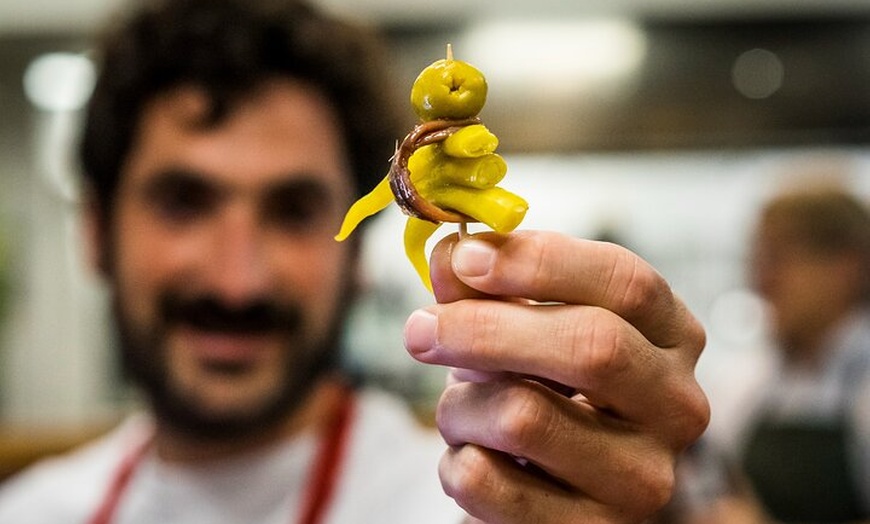 Image 2: Tour en bicicleta eléctrica con degustación de pintxos