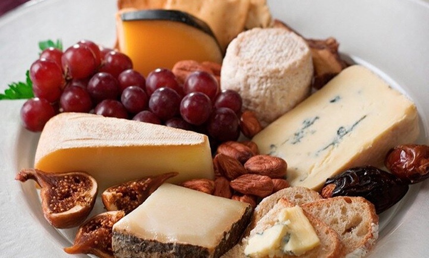 Image 13: Tour de tapas vegetarianas y comida a pie en Gracia