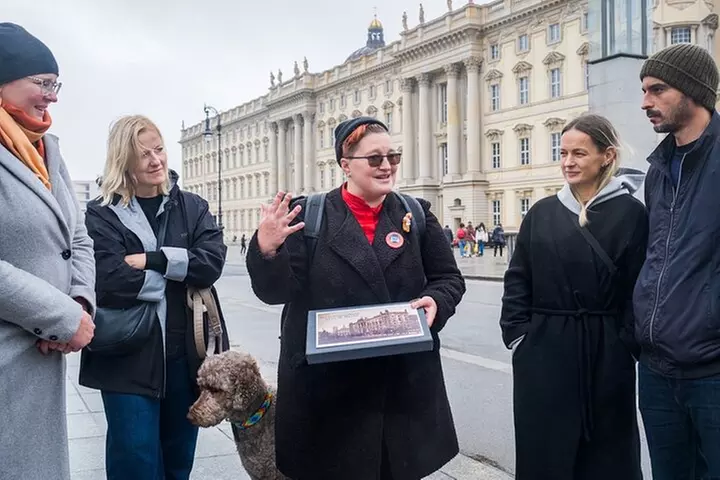 Berliner Weihnachtsgeschichte-Tour im Nikolaiviertel - Primary Image