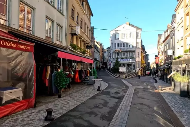 Excursion d'une journée à Étretat et Honfleur au départ de Paris Pe...