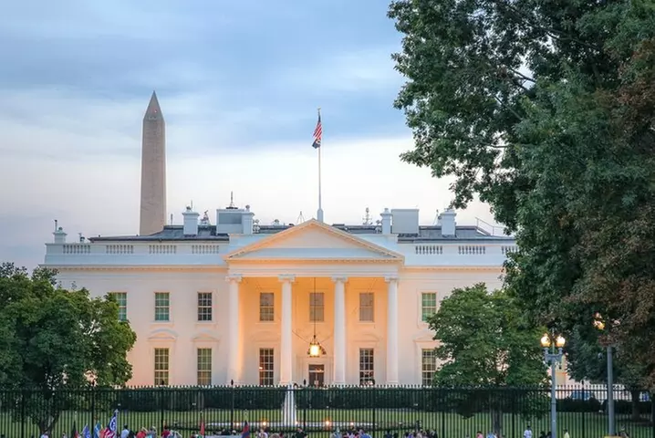 DC After Dark: Night Monuments Tour with 10+ Stops, Entry Tickets