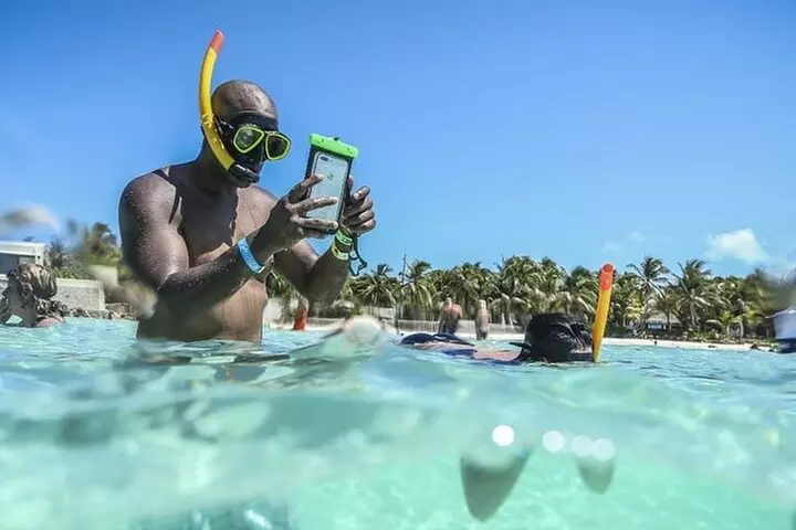 Isla Mujeres Private Catamaran Tour with Transportation