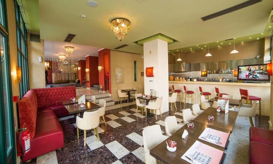 Image 41: ✈ ATENY I OKOLICE | Ateny - Delphi Art Hotel 3* - City break