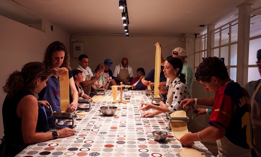 Image 5: Hacer pasta fresca y aperitivo italiano En Barcelona