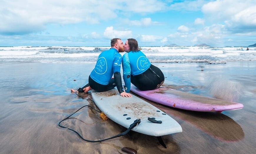 Image 8: Sesión de surf en Lanzarote