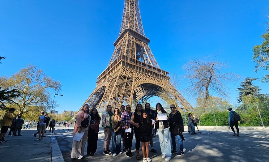 Image 5: Visite guidée de la Tour Eiffel par ascenseur 2ème étage et Top Opt