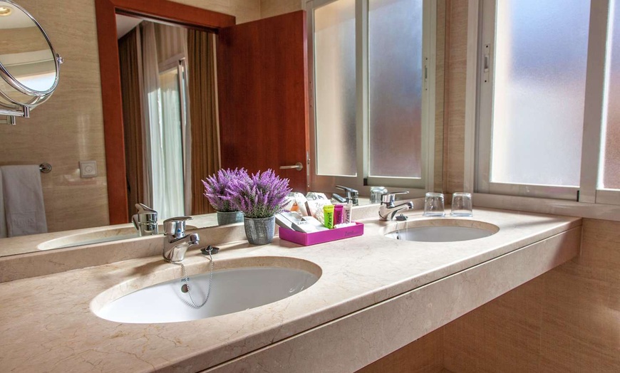 Image 5: ✈ COSTA DEL SOL | Malaga - Hotel Zenit Málaga 3*, 3 nachten - City ...