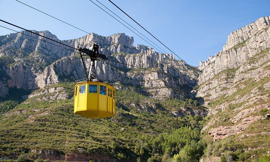 Image 2: Aeri de Montserrat ida y vuelta + Audio City Tour