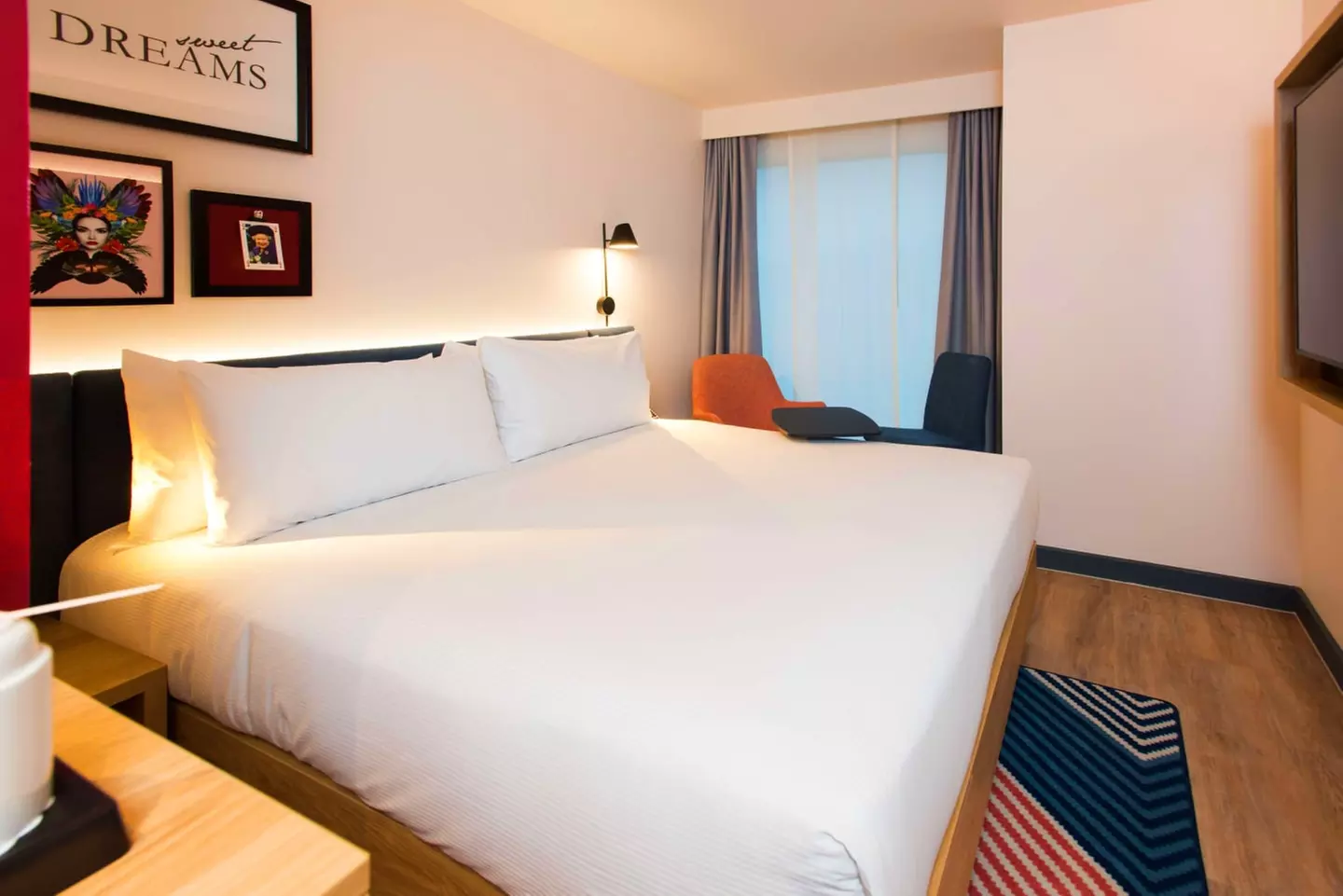 ✈ GROßBRITANNIEN | London - Hampton by Hilton London Park Royal 4*,...