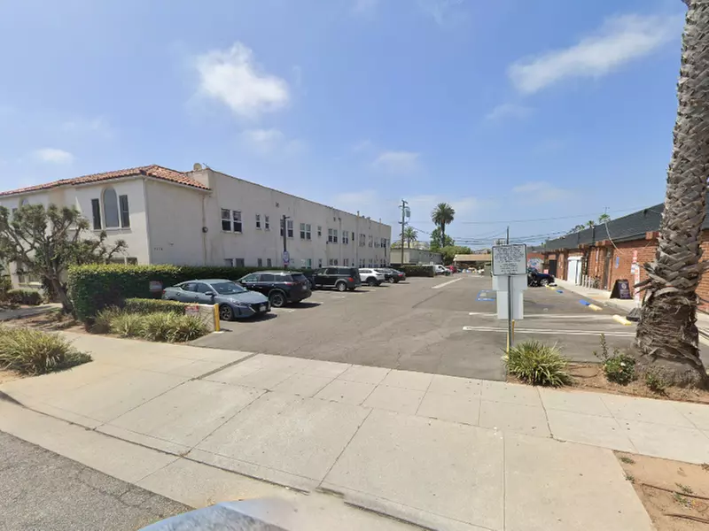 Parking at [SQ96] 1120 Wilshire Blvd. Lot