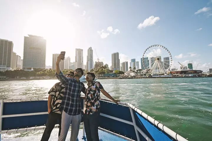 Miami Skyline & Star Island 90 Minute Cruise