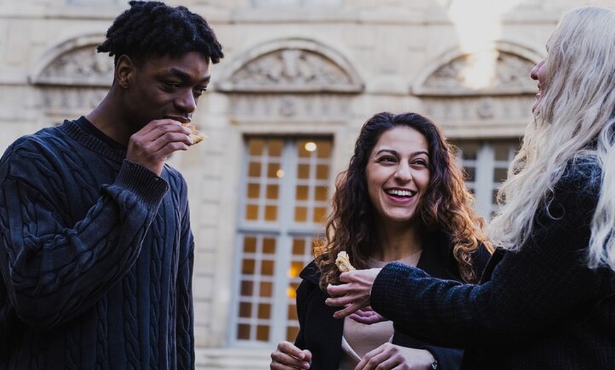 Image 5: Paris: Visite gastronomique et viticole de Notre-Dame avec une écol...
