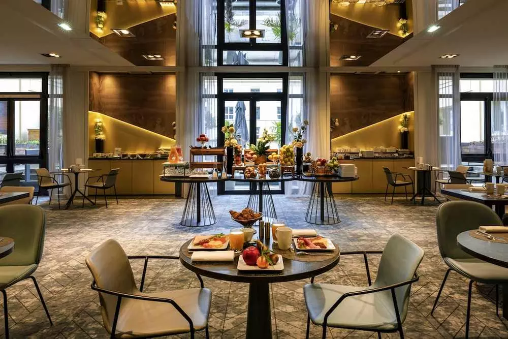 ✈ FRANCE | Versailles - Le Louis Versailles Château Hotel - MGaller...