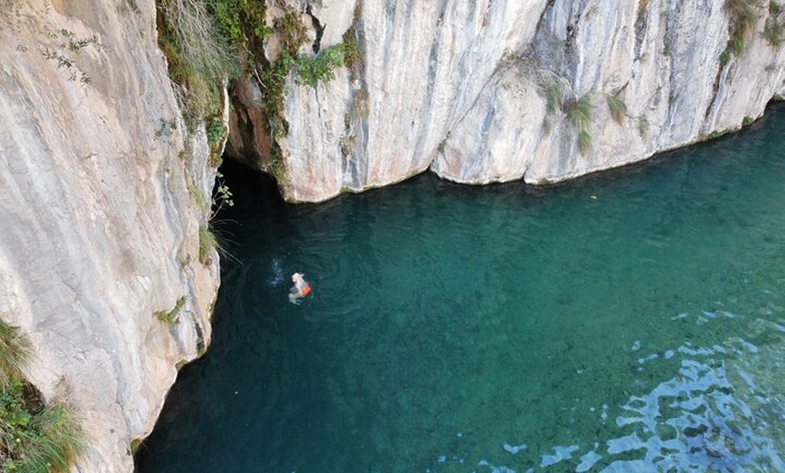 Image 13: Valencia Tour Aguas Termales Montanejos y Cascada De la Novia