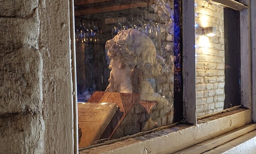 Image 26: Choose Your Own Adventure: An Improv Tour of London