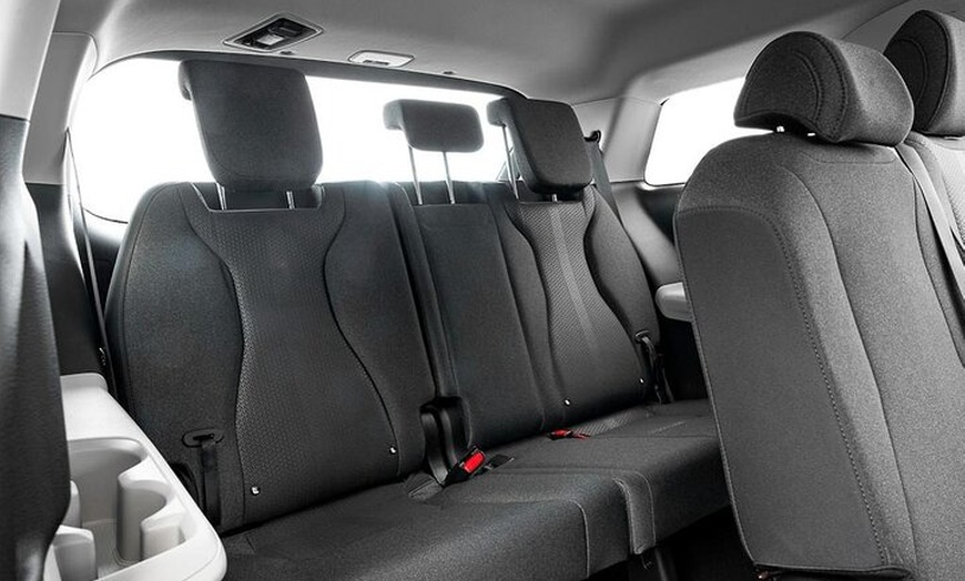 Image 6: Port Douglas to Cairns Airport Private Transfer 1 to 7 Pax