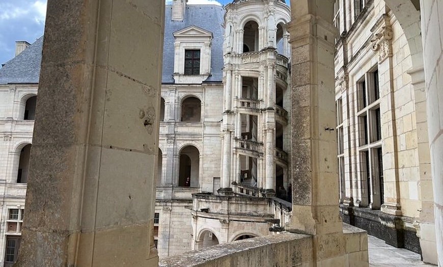 Image 3: Visite privée au départ de Paris: 3 Châteaux de Loire & dégustation...