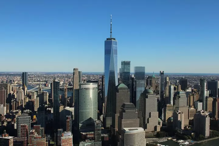 NY Helicopter Tour: Manhattan Highlights (Heliport fees Incl.)