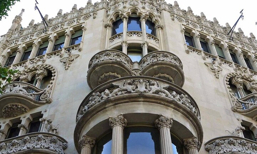Image 19: Tour Privado por Barcelona Gaudí y Modernismo