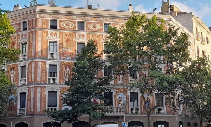 Image 2: Tour privado personalizable con tu amigo local en Barcelona