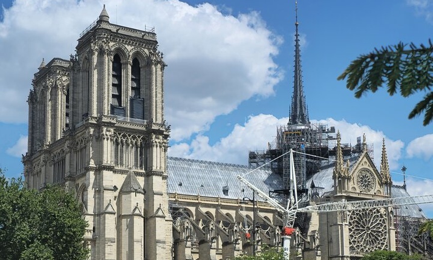 Image 1: Visite à pied de la cathédrale Notre-Dame de Paris