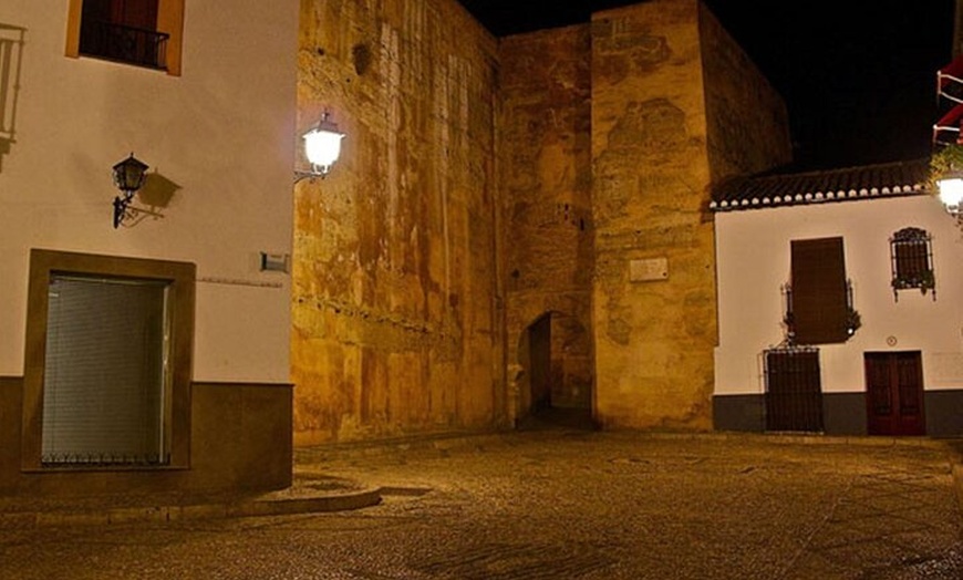 Image 2: Tour Nocturno y Museo de la Inquisición en Granada Misteriosa