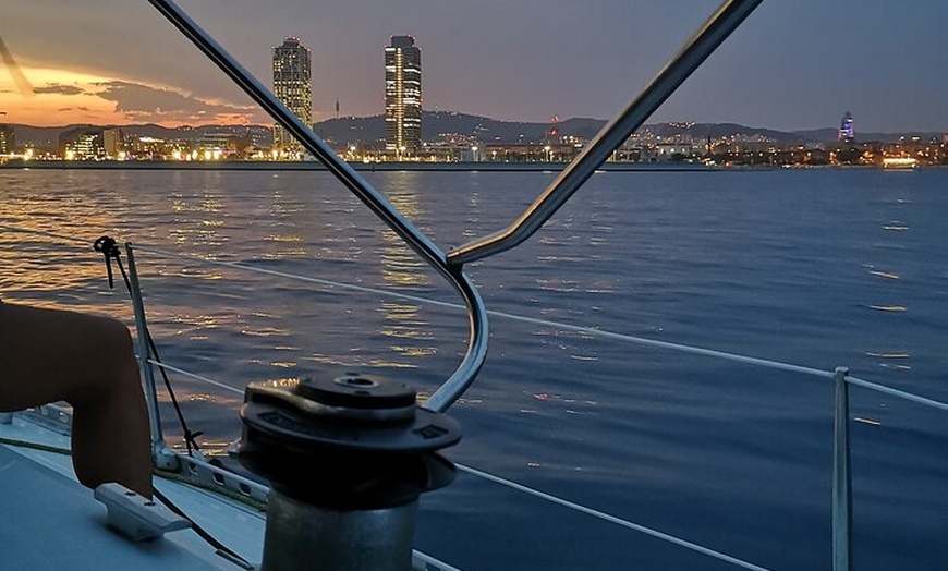 Image 19: Tour privado en barco por Barcelona