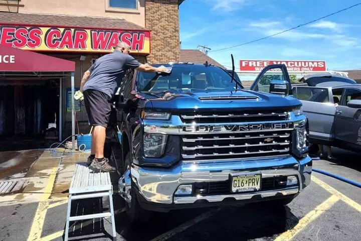 $21.50 For A Grand Slam Full Interior & Exterior Car Wash (Reg. $43)