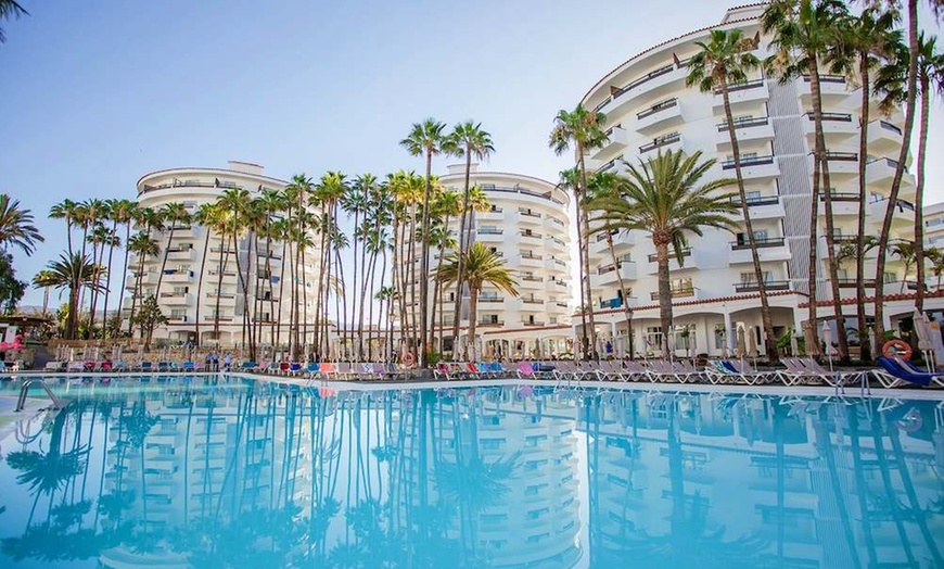Image 1: ✈ GRAN CANARIA | Playa del Ingles - Hotel Servatur Waikiki 3* - Śni...