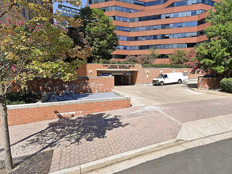 Parking at 4501 Fairfax Dr. Garage