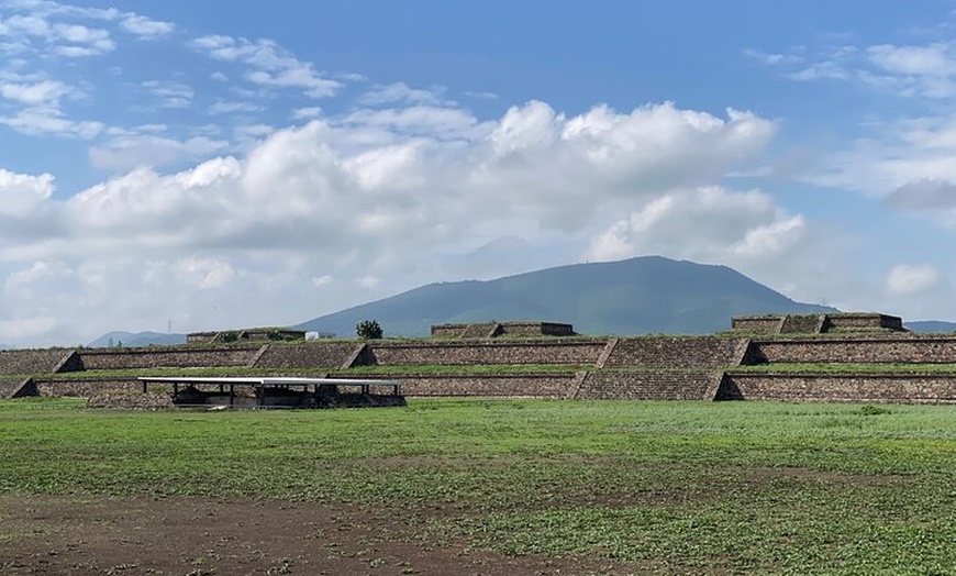 Image 8: Pyramids of Teotihuacan without tourist shops