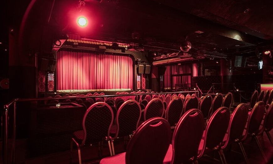 Image 5: Entrada al espectáculo flamenco en el Teatro Ayuntamiento de Barcelona