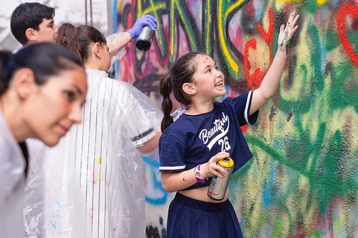 Wynwood Walls Admission and Official Spray Painting Experience