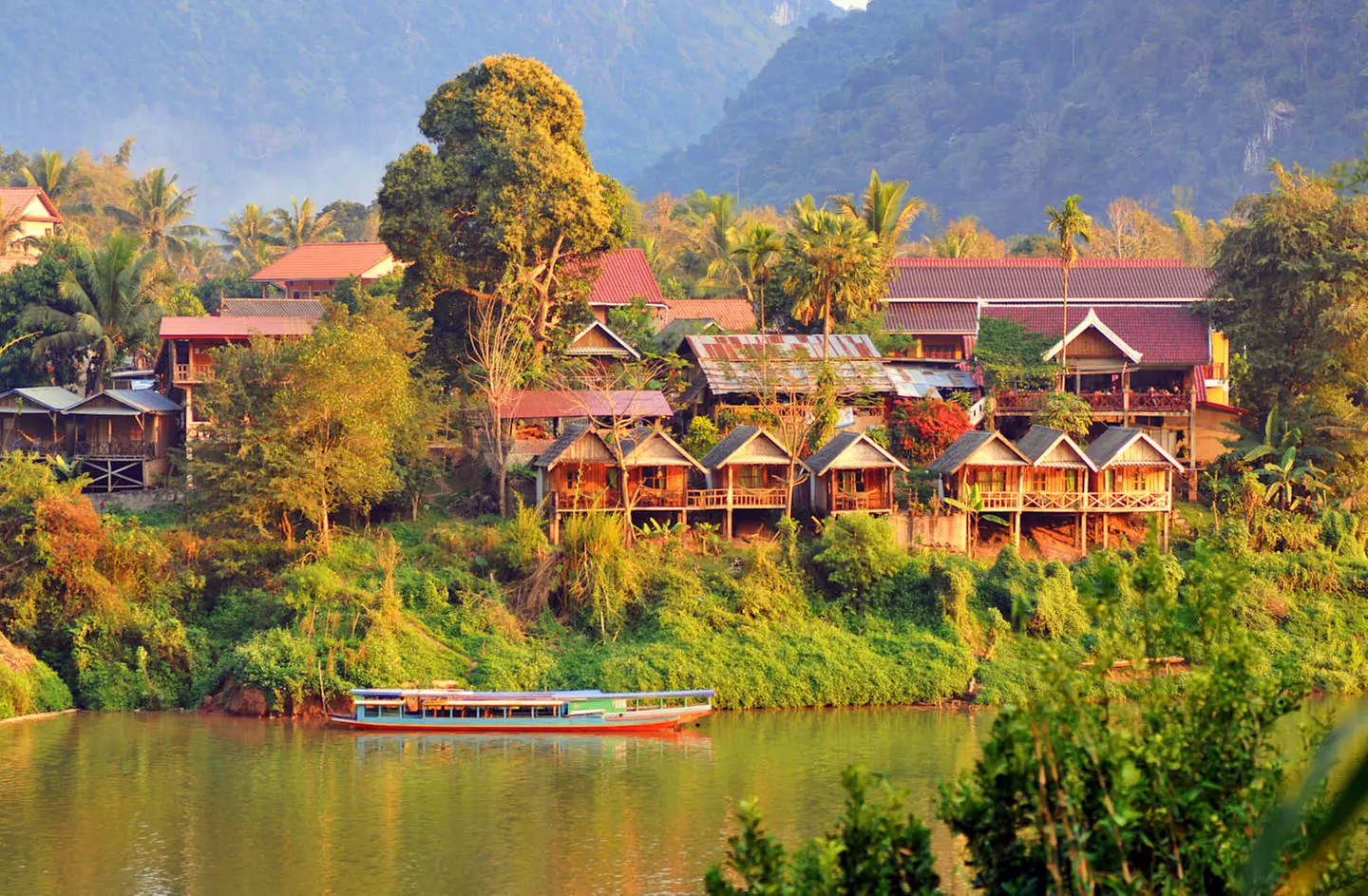✈ LAOS | Luang Prabang - Entdecken Sie das wilde, spirituelle und a...