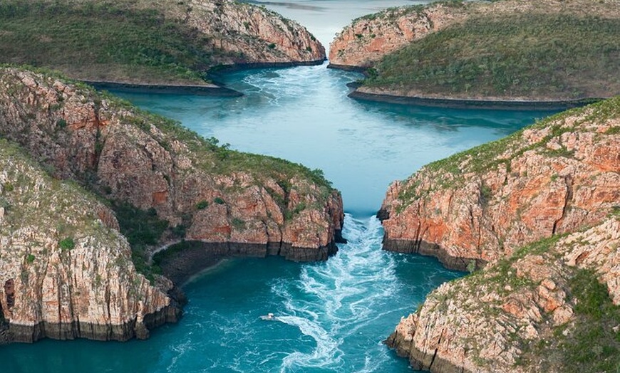 Image 4: Horizontal Falls Helicopter Adventure from Broome