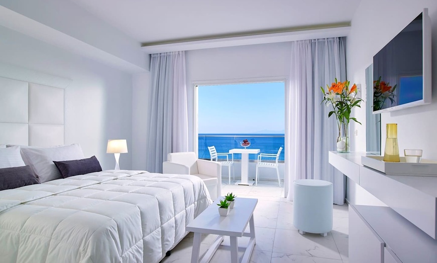 Image 2: ✈ GRIECHENLAND | Kos - Dimitra Beach Hotel & Suites 5*, 3 Nächte - ...