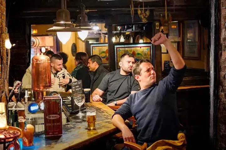 Karao'Quizz Night Experience in Nice - Image 4