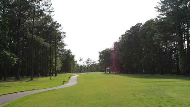 Online Booking - Round of Golf at Honey Bee Golf Club