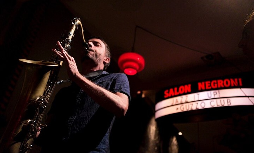 Image 11: Gastronomía local y música en directo en Ciutat Vella Barcelona