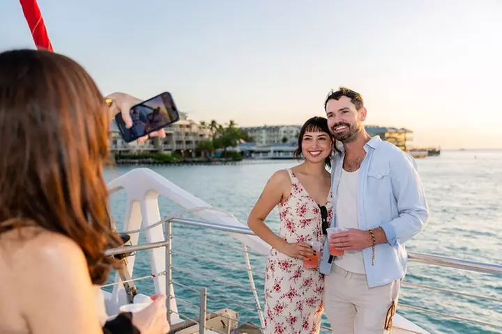 Key West Sunset Cruise: Dinner, Live Music & Drinks Included