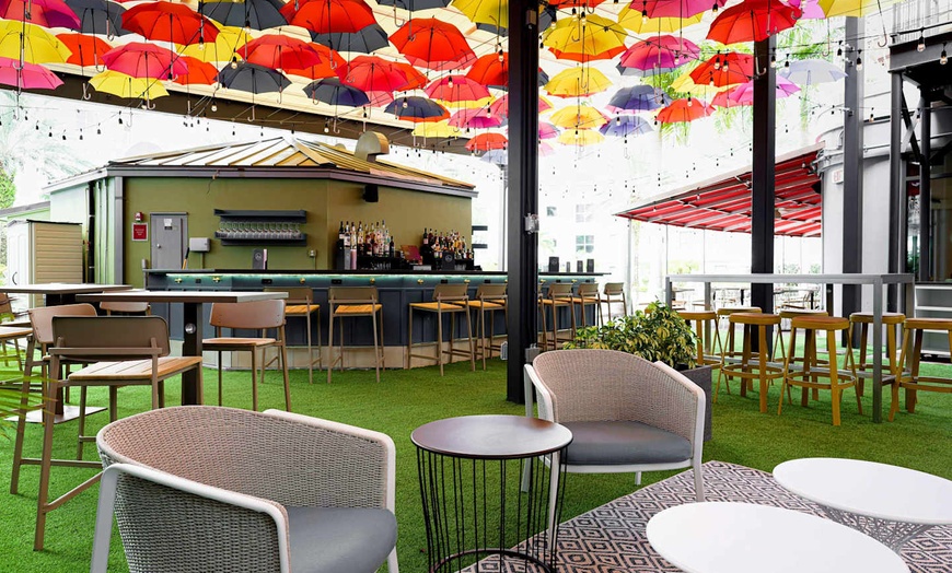 Image 8: ✈ FLORIDE | Orlando - Meliá Orlando Celebration 4*, 3 nuit - Piscin...