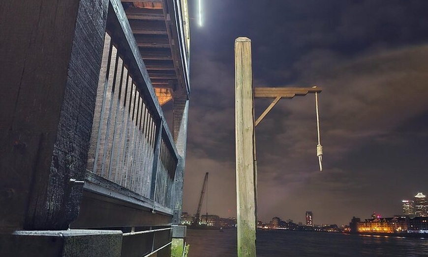 Image 12: Private Riverside London Pub Tour Pilgrims and Pirates
