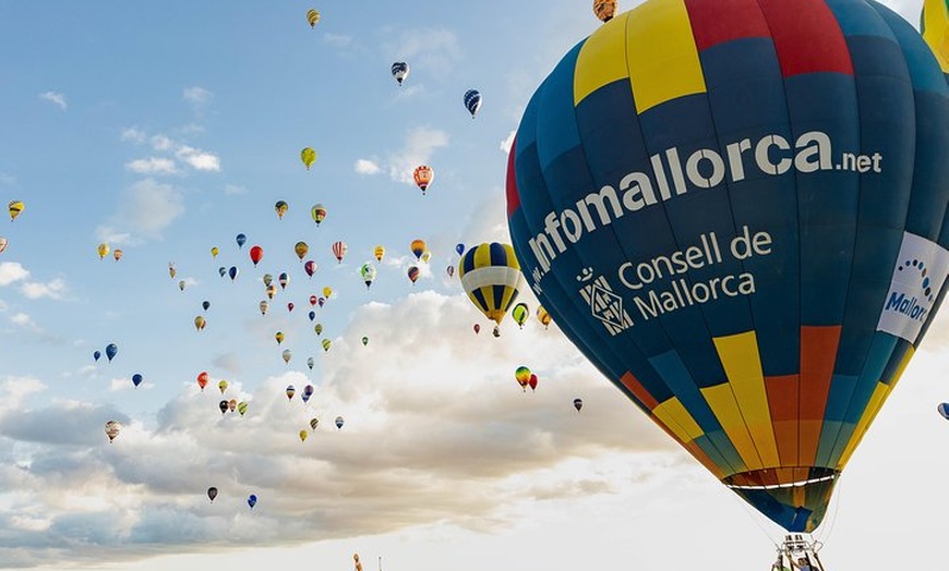 Image 2: Paseo romántico en globo al amanecer en Mallorca
