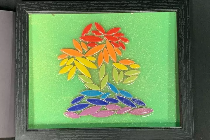 Mosaic Resin Frame Experience - Image 4