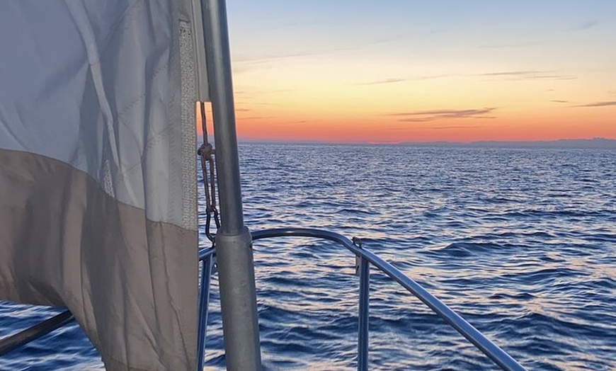 Image 17: Croisière hivernale en voilier chauffé en baie de Cannes
